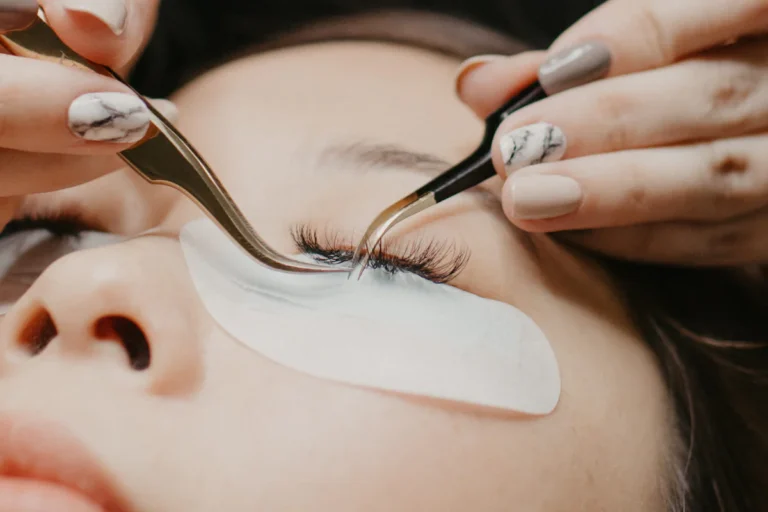 Eyelash Glue Manufacturer